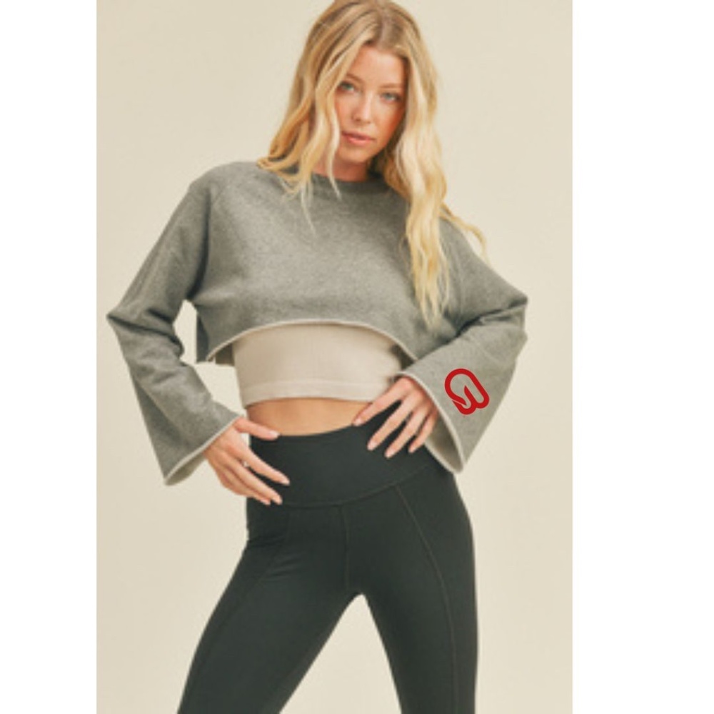 KimberlyC Cropped CB Sweatshirt Flare Sleeve